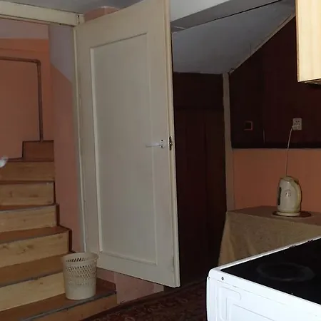 Lejlighed Basement Flat - Mieszkanie W Niskim Parterze