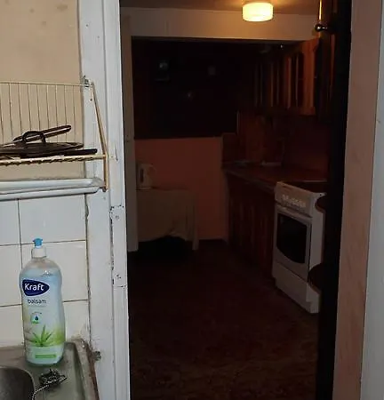 Basement Flat - Mieszkanie W Niskim Parterze *
